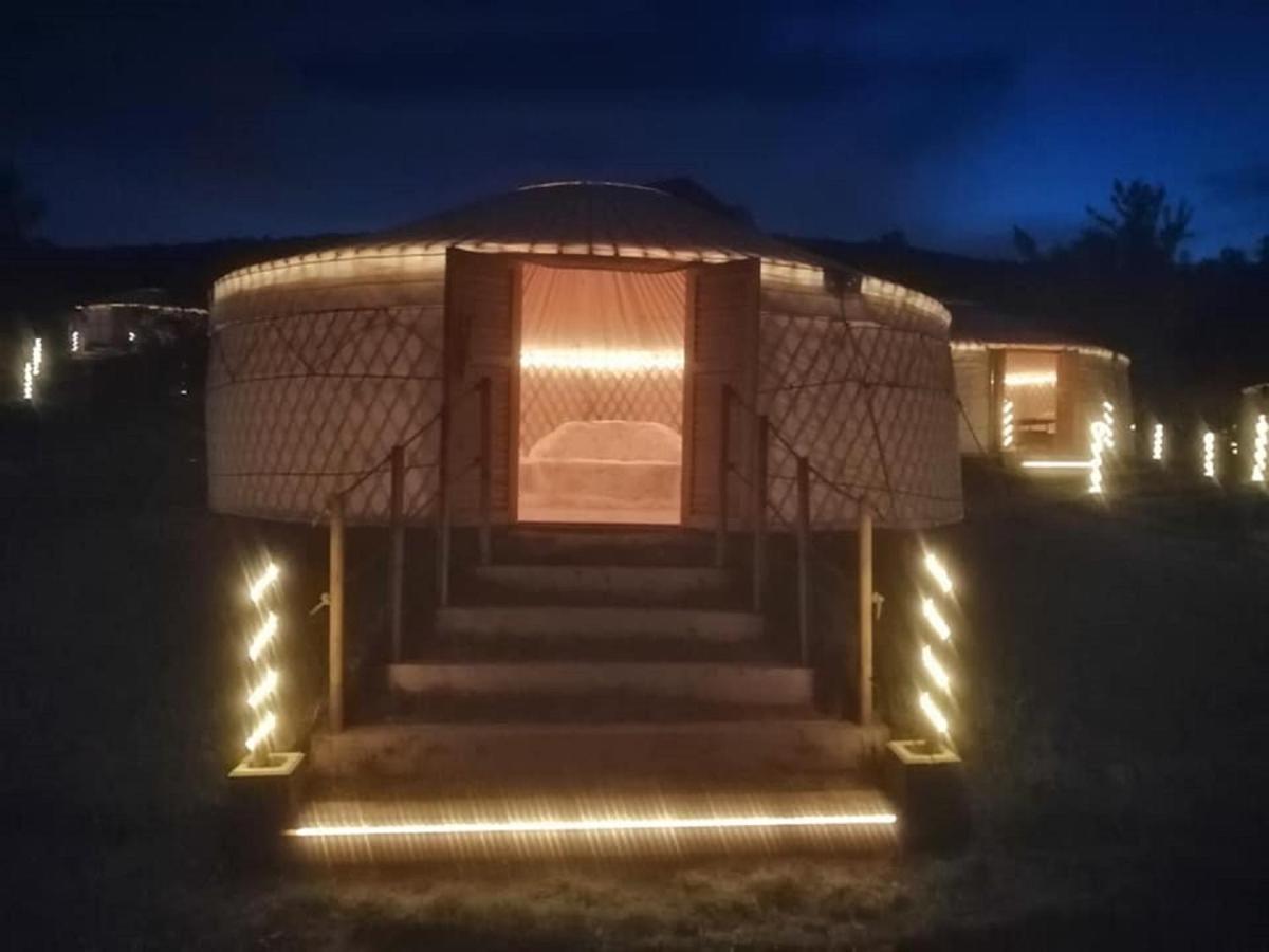 Jurta Hotel Balatongyoeroek Luaran gambar