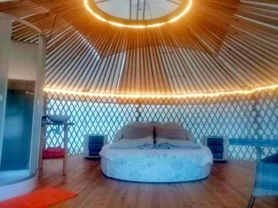 Jurta Hotel Balatongyoeroek Luaran gambar