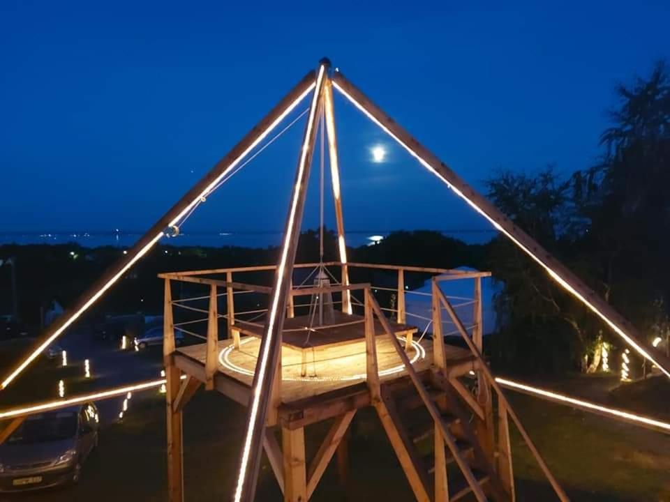 Jurta Hotel Balatongyoeroek Luaran gambar
